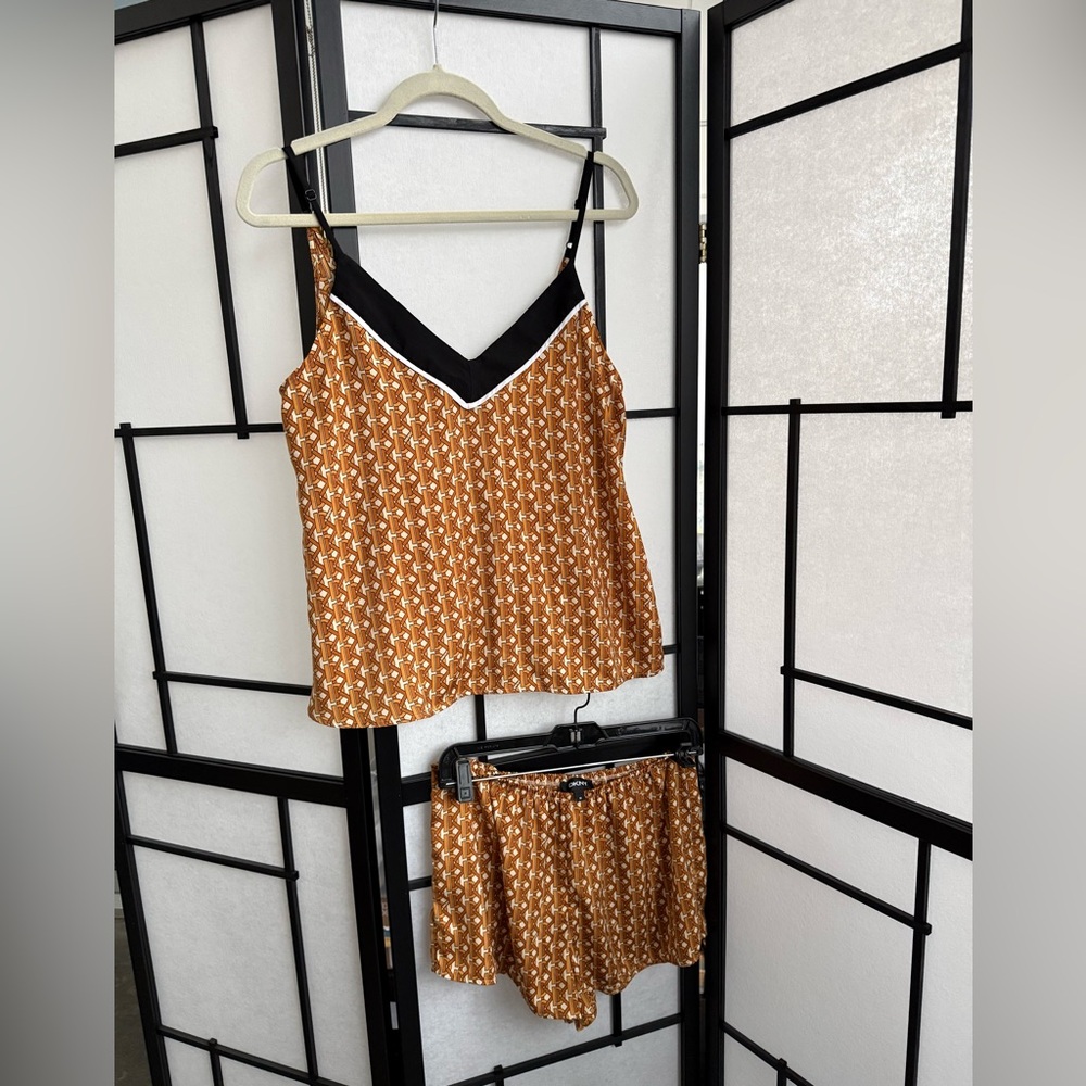 DKNY - washable silk pj short set